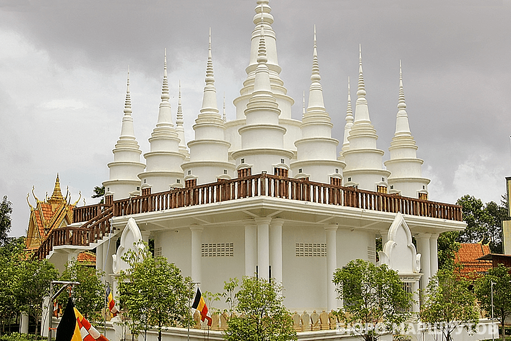 Brasart Entrear Pagoda Необычный храм в Сием Рипе куда не часто заглядывают туристы
