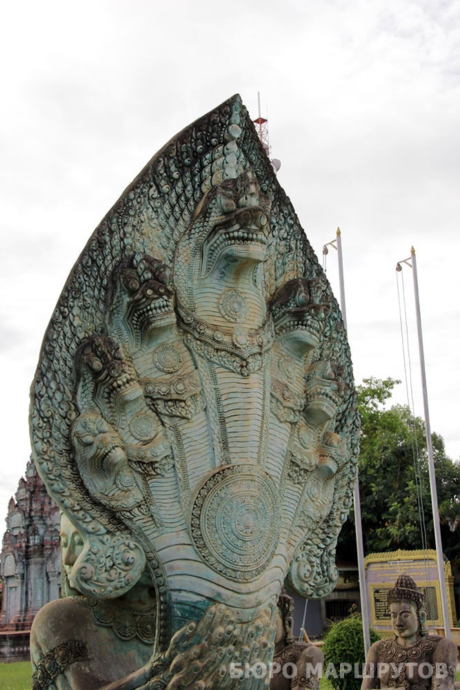 Нага мемориал в Сием Рипе Что стоит посмотреть в Камбодже - Cambodia Vietnam Memorial в Сием Рипе
